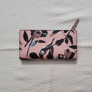 kate spade Large Slim Bifold Wallet